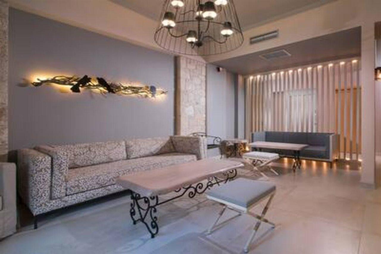 Neikos Mediterraneo Luxury Suites Hanioti Exterior photo