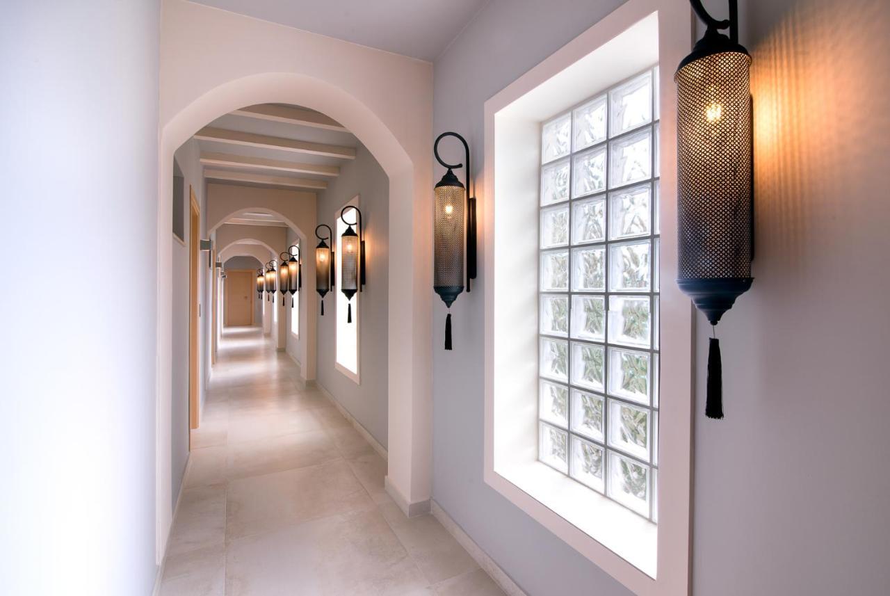 Neikos Mediterraneo Luxury Suites Hanioti Exterior photo